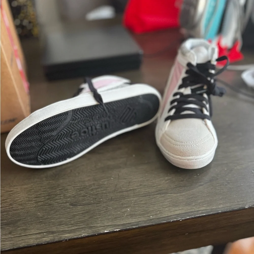 Justice Little Girl & Big Girl Mid Court Sneaker, Sizes 5. Shoelace and zipper